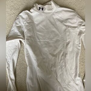 White men’s Under Armour Coldgear turtleneck. Size men’s XL